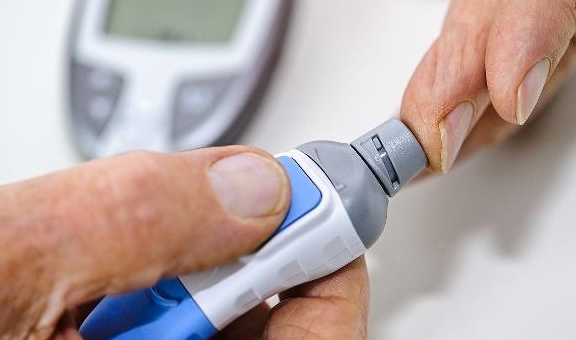 3 tín hiệu cho thấy bệnh tiểu đường ngày càng nặng, bác sĩ khuyến cáo để hạ đường huyết nhanh cần tăng cường tiêu thụ 6 loại rau này - Ảnh 1. 3 tín hiệu cho thấy bệnh tiểu đường ngày càng nặng, bác sĩ khuyến cáo để hạ đường huyết nhanh cần tăng cường tiêu thụ 6 loại rau này - Ảnh 1.
