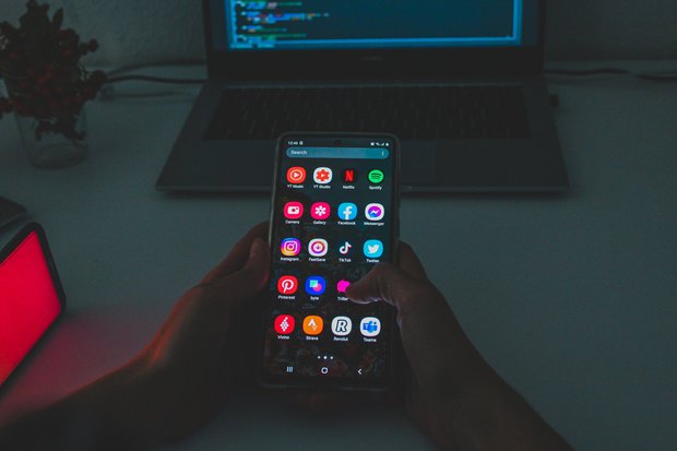 Bạn có thể đang bị nghe lén mà không hề hay biết, kiểm tra điện thoại và làm ngay điều này! - Ảnh 1. Bạn có thể đang bị nghe lén mà không hề hay biết, kiểm tra điện thoại và làm ngay điều này! - Ảnh 1.