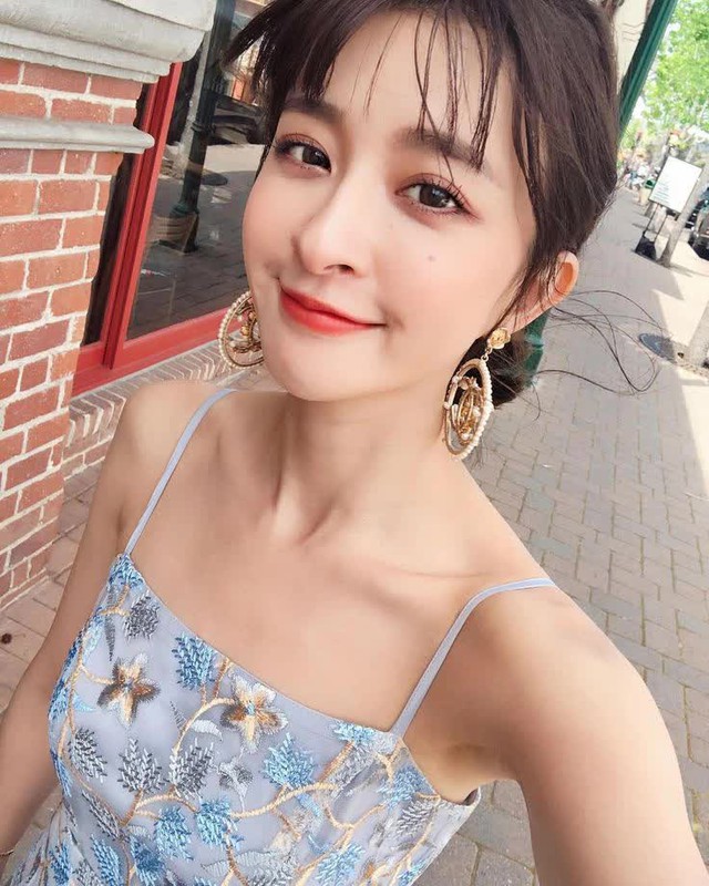 1 việc quan trọng nên làm trước khi bôi kem chống nắng để tránh tia UV và bảo vệ collagen tốt hơn - Ảnh 1. 1 việc quan trọng nên làm trước khi bôi kem chống nắng để tránh tia UV và bảo vệ collagen tốt hơn - Ảnh 1.