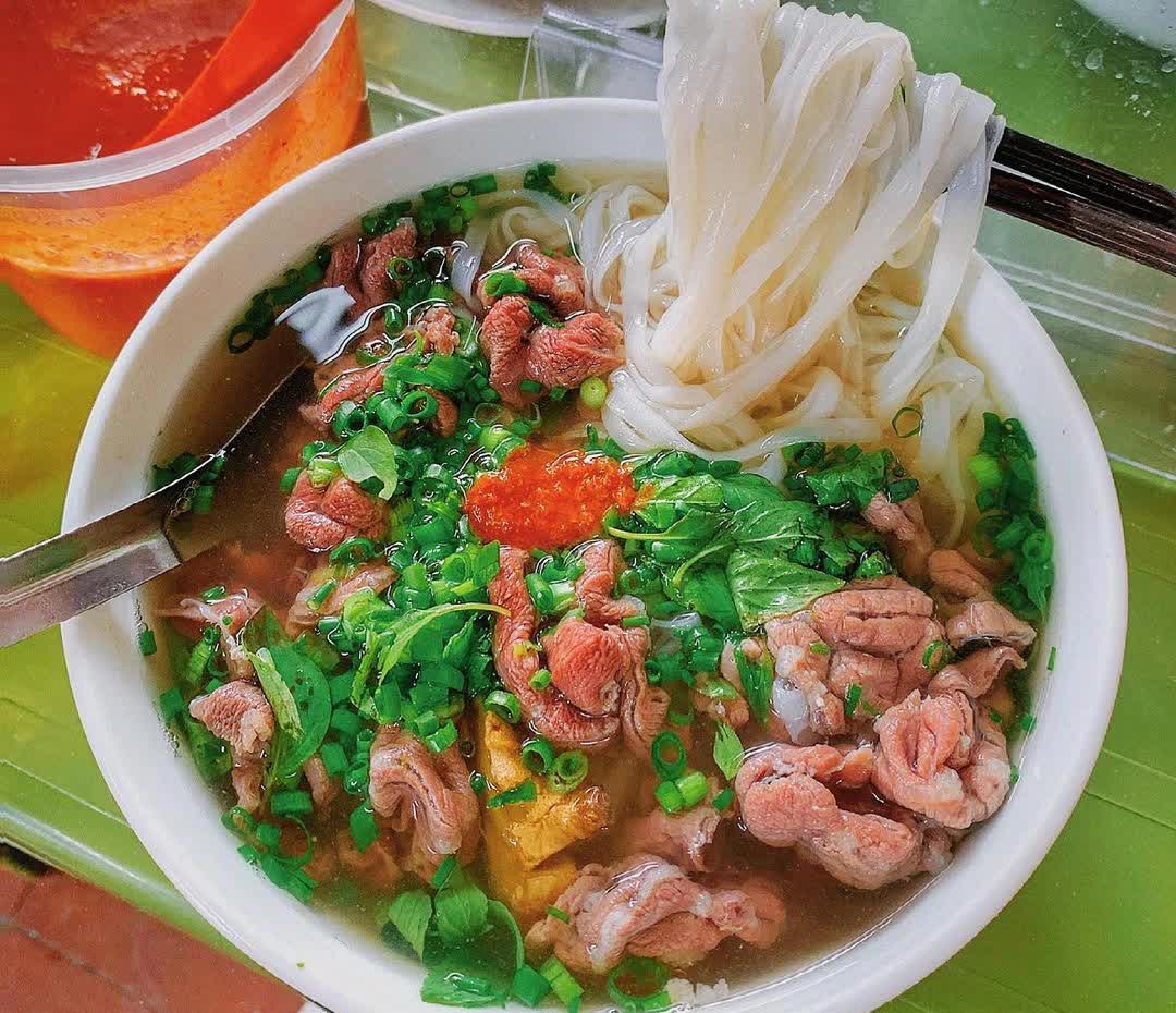 10 món ngon của Việt Nam được báo nước ngoài khen nức nở: 1 món bánh nhiều người Việt còn nhầm - Ảnh 1. 10 món ngon của Việt Nam được báo nước ngoài khen nức nở: 1 món bánh nhiều người Việt còn nhầm - Ảnh 1.