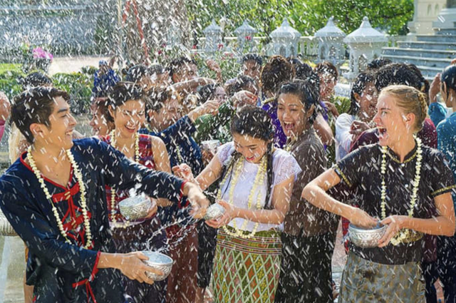 Nếu là lần đầu đi Thái chơi Songkran thì nên lưu ý những điều này để có mùa té nước thật an toàn - Ảnh 1. Nếu là lần đầu đi Thái chơi Songkran thì nên lưu ý những điều này để có mùa té nước thật an toàn - Ảnh 1.