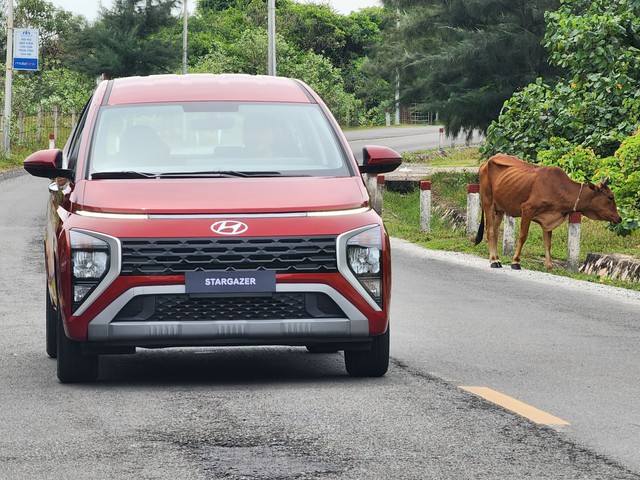 Hyundai Stargazer lần đầu lộ diện ở Việt Nam - MPV hàng hot đấu Xpander sẽ ra mắt tháng 10 này - Ảnh 1. Hyundai Stargazer lần đầu lộ diện ở Việt Nam - MPV hàng hot đấu Xpander sẽ ra mắt tháng 10 này - Ảnh 1.