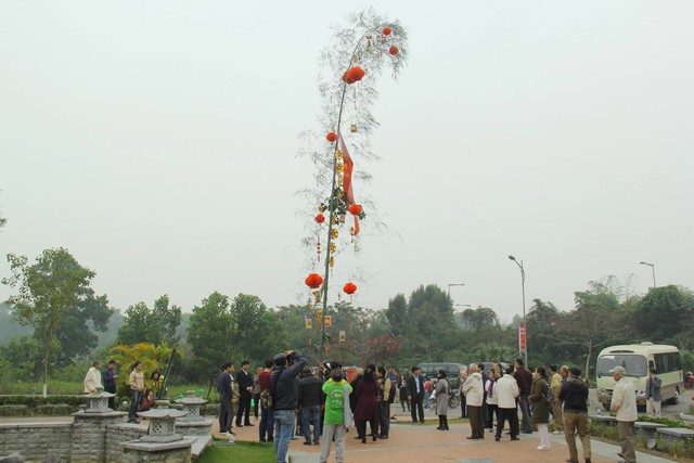 Cây nêu có từ bao giờ, mang ý nghĩa gì trong văn hóa Tết cổ truyền của người Việt? - Ảnh 1. Cây nêu có từ bao giờ, mang ý nghĩa gì trong văn hóa Tết cổ truyền của người Việt? - Ảnh 1.