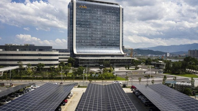 CATL và Robin Zheng: Ông vua không ngai của ngành sản xuất pin, nắm giữ 35% pin xe điện toàn cầu - Ảnh 1. CATL và Robin Zheng: Ông vua không ngai của ngành sản xuất pin, nắm giữ 35% pin xe điện toàn cầu - Ảnh 1.