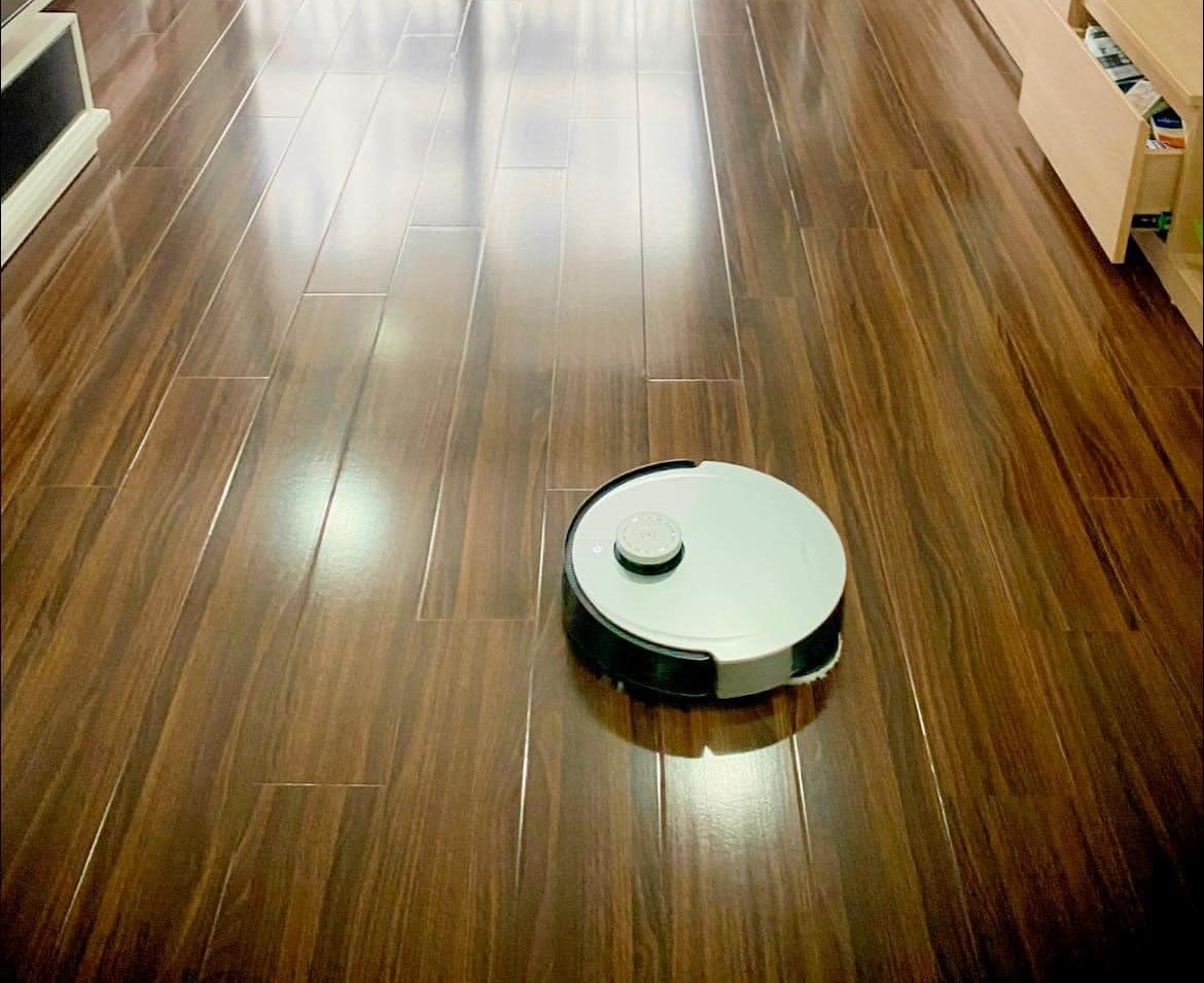 Chi vài chục triệu đồng mua robot hút bụi, dọn nhà, liệu có đáng?- Ảnh 1. Chi vài chục triệu đồng mua robot hút bụi, dọn nhà, liệu có đáng?- Ảnh 1.