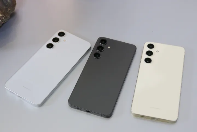 Chúng ta "mờ mắt" vì sự hào nhoáng từ Galaxy S24 mà không để ý Samsung đã giấu đi 1 bí mật quan trọng? - Ảnh 1. Chúng ta "mờ mắt" vì sự hào nhoáng từ Galaxy S24 mà không để ý Samsung đã giấu đi 1 bí mật quan trọng? - Ảnh 1.