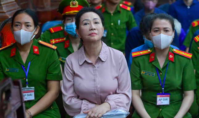 Giai đoạn 2 vụ Vạn Thịnh Phát: Số tiền, vàng, bất động sản bị kê biên lên tới hàng chục nghìn tỷ đồng- Ảnh 1. Giai đoạn 2 vụ Vạn Thịnh Phát: Số tiền, vàng, bất động sản bị kê biên lên tới hàng chục nghìn tỷ đồng- Ảnh 1.