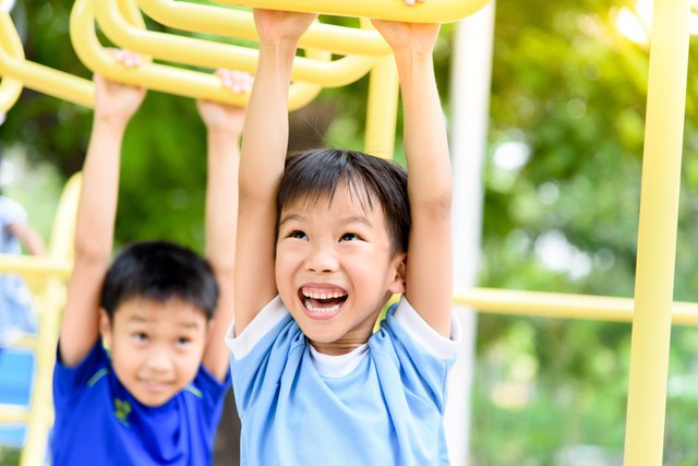 Cha mẹ thấp lùn, con có cao được không? Chuyên gia dinh dưỡng nhấn mạnh yếu tố giúp con sở hữu đôi chân dài ai ai cũng mơ ước - Ảnh 1. Cha mẹ thấp lùn, con có cao được không? Chuyên gia dinh dưỡng nhấn mạnh yếu tố giúp con sở hữu đôi chân dài ai ai cũng mơ ước - Ảnh 1.