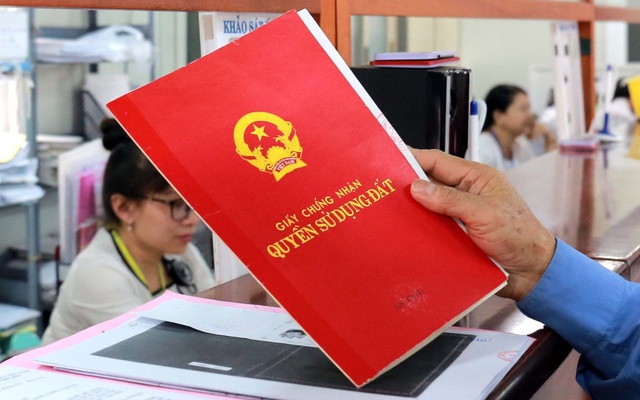 Năm 2024, trường hợp nào được miễn thuế, phí khi sang tên Sổ đỏ?- Ảnh 1. Năm 2024, trường hợp nào được miễn thuế, phí khi sang tên Sổ đỏ?- Ảnh 1.