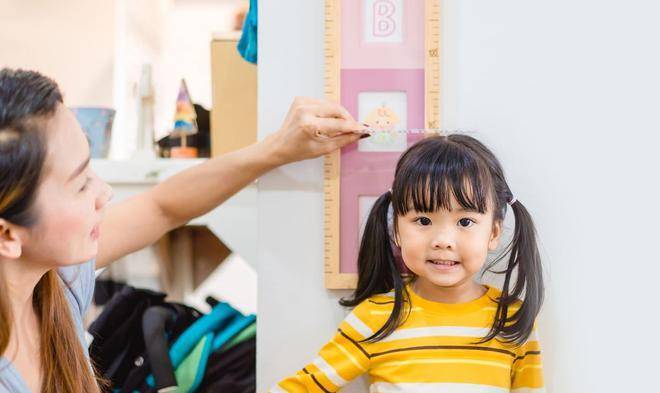 1-5 tuổi là giai đoạn vàng tăng chiều cao, trẻ được làm đủ 4 việc chắc chắn sẽ cao lớn trong tương lai- Ảnh 1. 1-5 tuổi là giai đoạn vàng tăng chiều cao, trẻ được làm đủ 4 việc chắc chắn sẽ cao lớn trong tương lai- Ảnh 1.