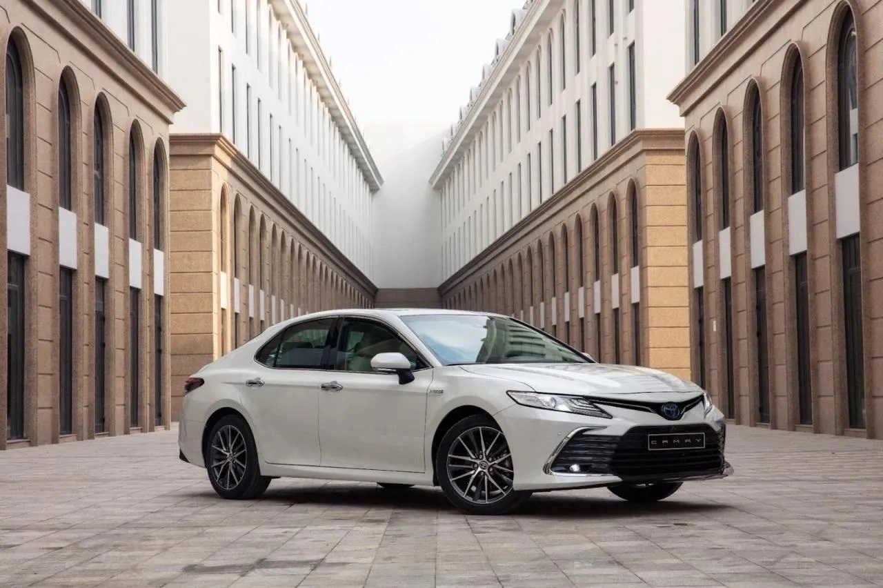 Toyota Camry 2025 sắp về Việt Nam, gia tăng áp lực với Kia K5, Mazda6- Ảnh 1. Toyota Camry 2025 sắp về Việt Nam, gia tăng áp lực với Kia K5, Mazda6- Ảnh 1.