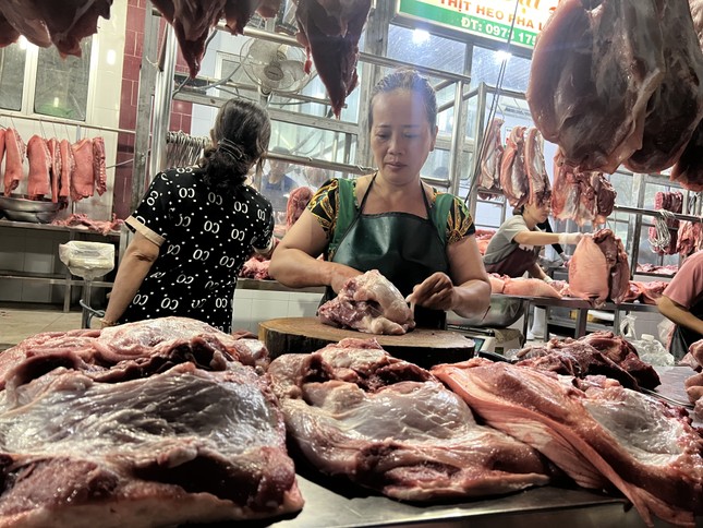 Giá thịt lợn hơi tăng cao, vì sao doanh nghiệp lo lắng?- Ảnh 1. Giá thịt lợn hơi tăng cao, vì sao doanh nghiệp lo lắng?- Ảnh 1.
