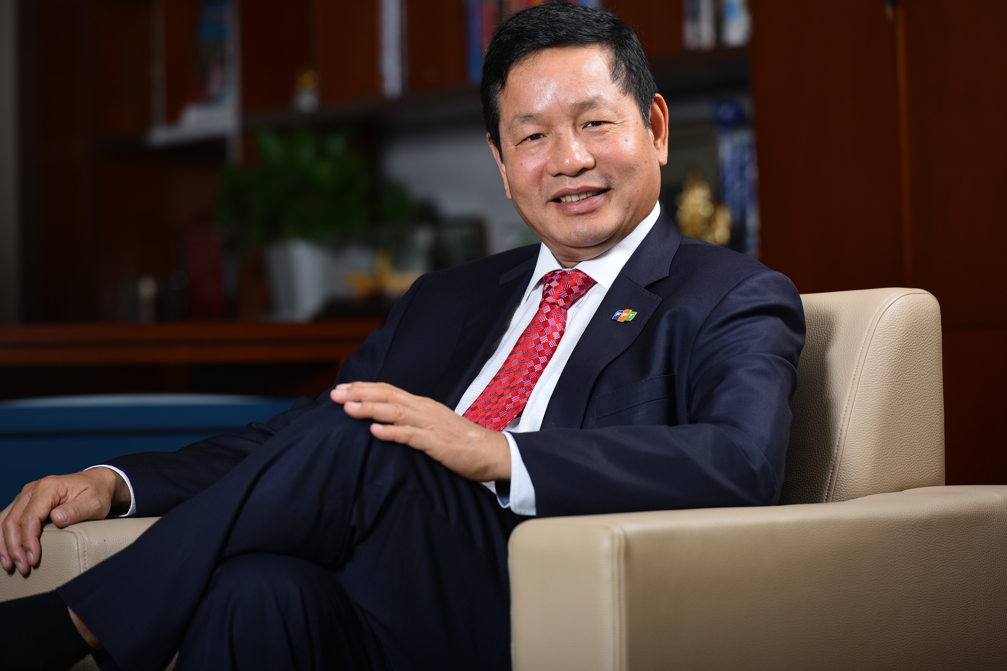 Chủ tịch FPT Trương Gia Bình đúng chuẩn sếp nhà người ta: Không ngại quẩy trend TikTok cùng nhân viên, hát Ai chung tình được mãi ngọt chẳng kém gì chính chủ - Ảnh 1. Chủ tịch FPT Trương Gia Bình đúng chuẩn sếp nhà người ta: Không ngại quẩy trend TikTok cùng nhân viên, hát Ai chung tình được mãi ngọt chẳng kém gì chính chủ - Ảnh 1.
