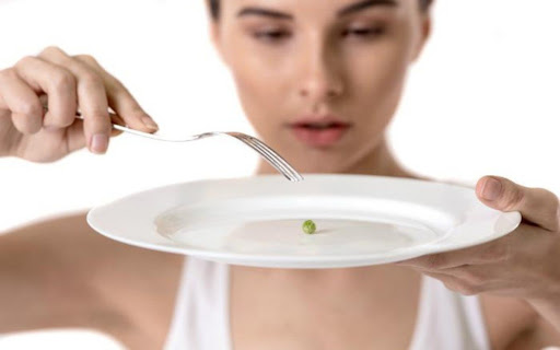 Muốn giảm cân, người phụ nữ nhịn hẳn ăn trưa: Sau 5 năm cơ thể thay đổi ngoạn mục nhưng hệ tiêu hóa “hỏng nặng” - Ảnh 1. Muốn giảm cân, người phụ nữ nhịn hẳn ăn trưa: Sau 5 năm cơ thể thay đổi ngoạn mục nhưng hệ tiêu hóa “hỏng nặng” - Ảnh 1.