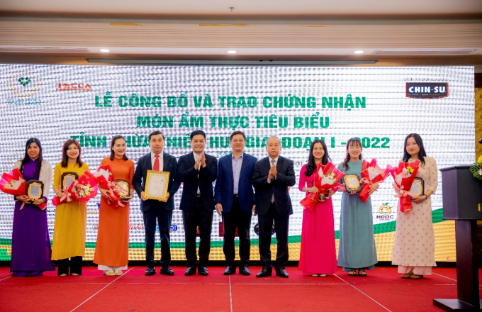 6 món ăn của Huế được vinh danh món ẩm thực tiêu biểu Việt Nam - Ảnh 1. 6 món ăn của Huế được vinh danh món ẩm thực tiêu biểu Việt Nam - Ảnh 1.