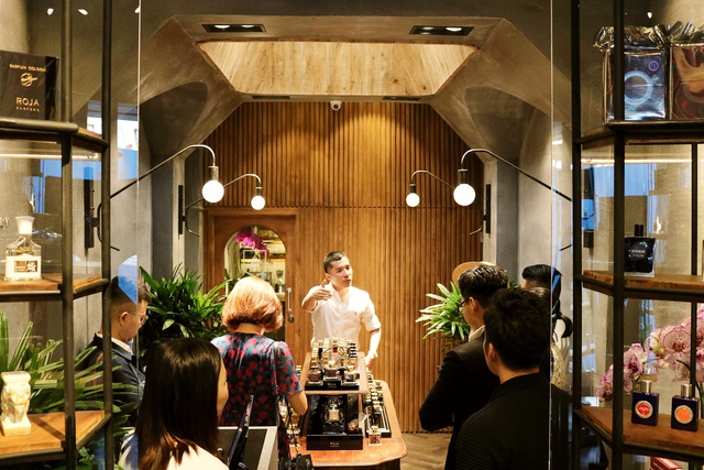 3 thương hiệu nước hoa niche chinh phục giới thượng lưu: Hình dáng đặc trưng, mùi hương xa xỉ và đặc biệt, mang trong mình xứ mệnh thiêng liêng - Ảnh 1. 3 thương hiệu nước hoa niche chinh phục giới thượng lưu: Hình dáng đặc trưng, mùi hương xa xỉ và đặc biệt, mang trong mình xứ mệnh thiêng liêng - Ảnh 1.