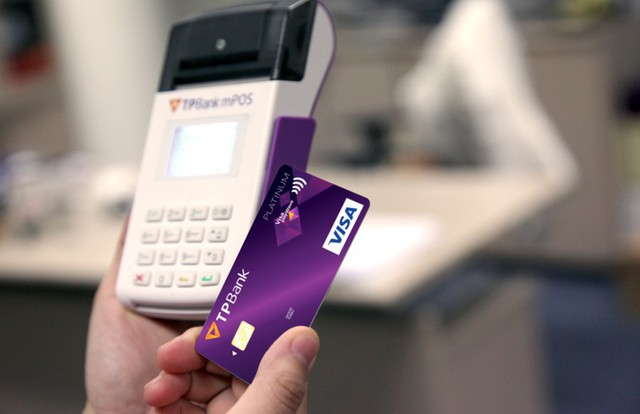 visa-tpbank-1513220765924 Chỉ cần đặt TPBank payWave cạnh POS/mPOS và thế là thanh toán