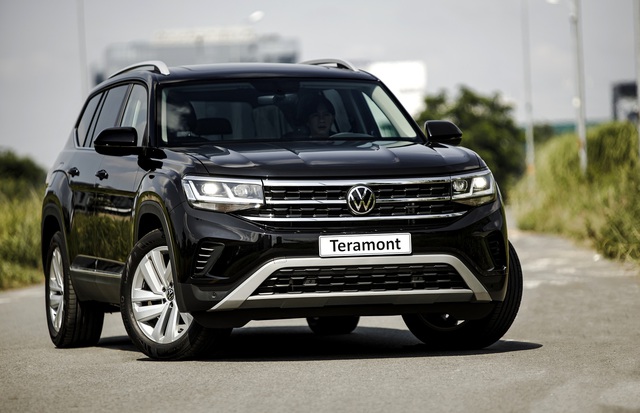 SUV 7 chỗ Volkswagen Teramont về Việt Nam: Giá 2,35 tỷ đối đầu Ford Explorer - Ảnh 1. SUV 7 chỗ Volkswagen Teramont về Việt Nam: Giá 2,35 tỷ đối đầu Ford Explorer - Ảnh 1.