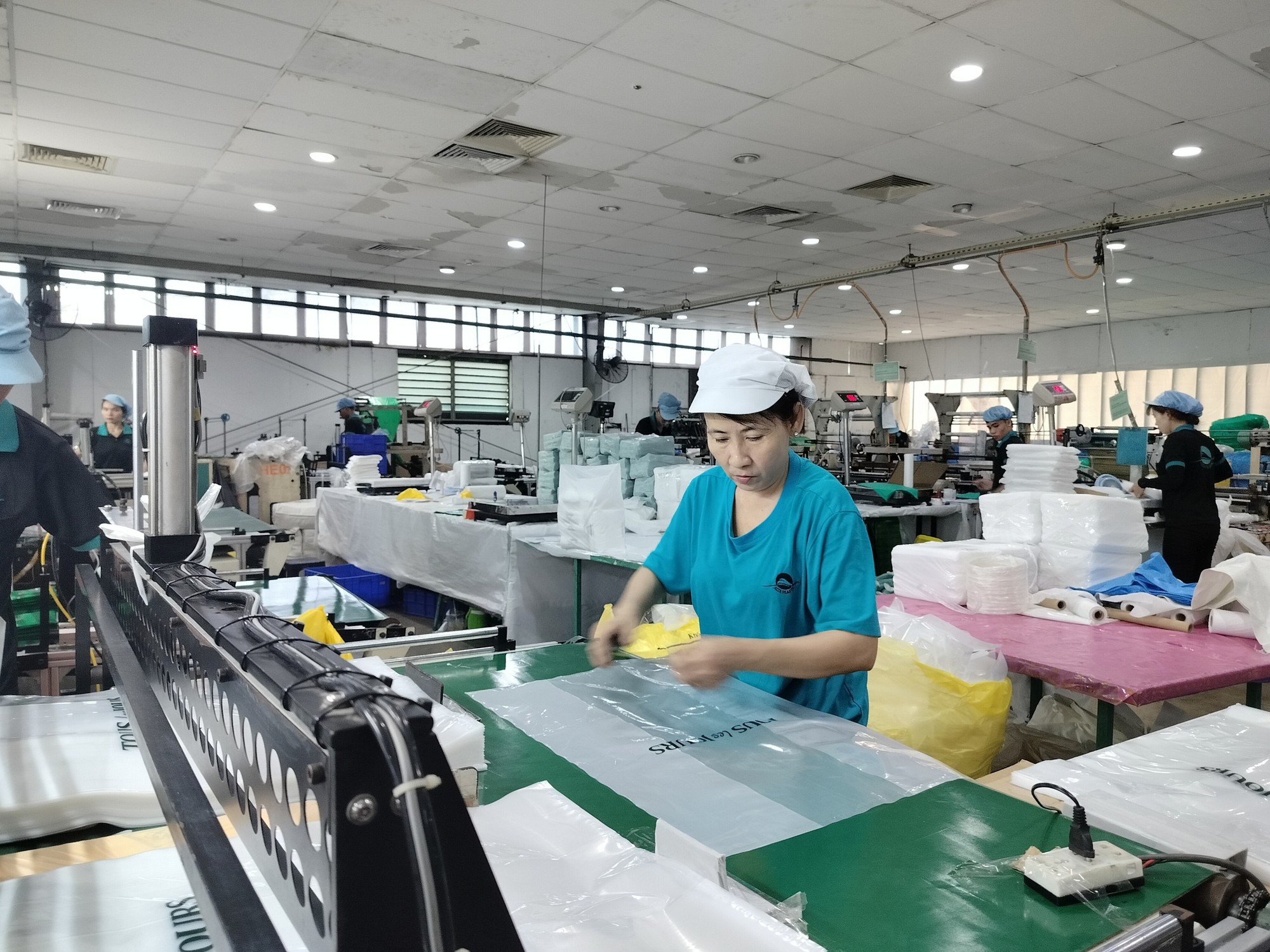 Đóng BHXH suốt 30 năm, người lao động mong đợi gì ở chế độ hưu trí?- Ảnh 1. Đóng BHXH suốt 30 năm, người lao động mong đợi gì ở chế độ hưu trí?- Ảnh 1.