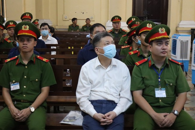 Lý do chồng bà Trương Mỹ Lan nhận mức án thấp nhất trong 34 bị cáo- Ảnh 1. Lý do chồng bà Trương Mỹ Lan nhận mức án thấp nhất trong 34 bị cáo- Ảnh 1.