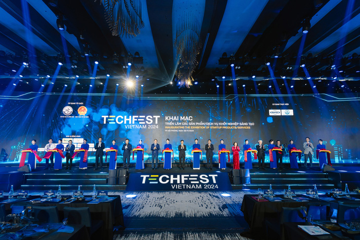 Gần 400 gian hàng quy tụ về Techfest Việt Nam 2024 - Ảnh 1.