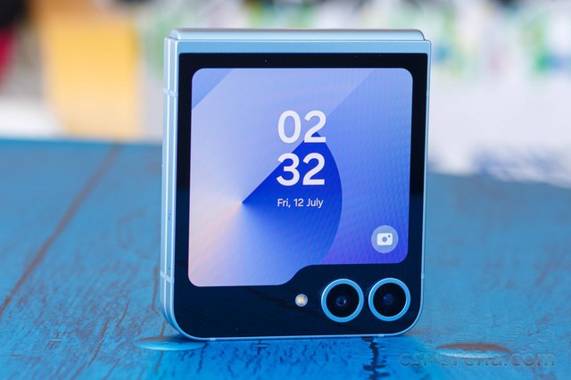 'Bộ não' của Samsung Galaxy Z Flip FE và Z Flip7 hé lộ- Ảnh 1. 'Bộ não' của Samsung Galaxy Z Flip FE và Z Flip7 hé lộ- Ảnh 1.